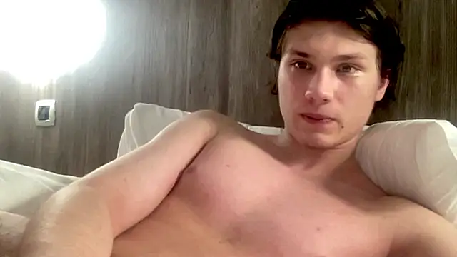 Snapshot of Calvin_win chatting on February 15, 7:54 pm Calvin win online show from February 15, 7:54 pm