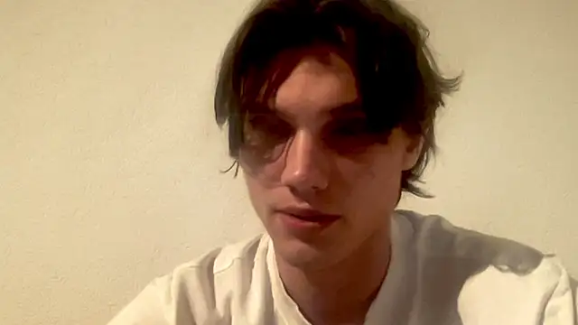 Snapshot of Calvin_win chatting on April 4, 11:46 pm Calvin win online show from April 4, 11:46 pm