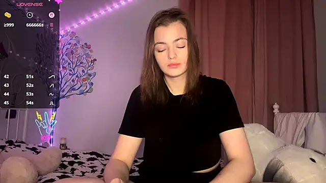 Snapshot of MistressBabe chatting on April 9, 5:51 pm MistressBabe online show from April 9, 5:51 pm