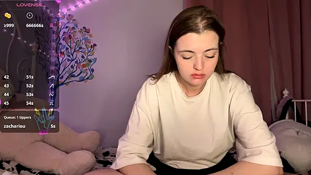 Snapshot of MistressBabe chatting on April 30, 4:57 pm MistressBabe online show from April 30, 4:57 pm
