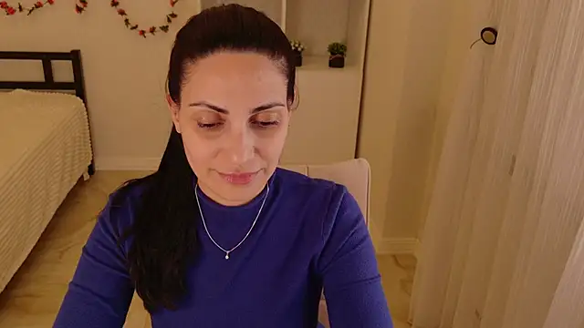 Snapshot of LovelyBeatrice chatting on April 19, 6:10 pm LovelyBeatrice online show from April 19, 6:10 pm