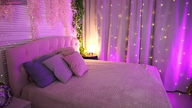 AmeliaWeells online show from May 7, 3:45 am