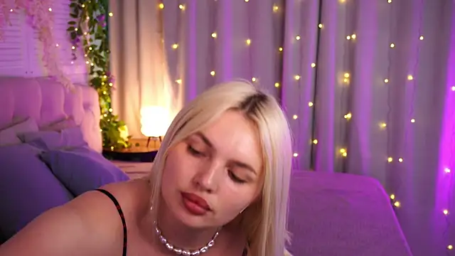 AmeliaWeells online show from May 12, 3:58 am