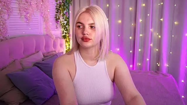 AmeliaWeells online show from May 13, 2:42 am