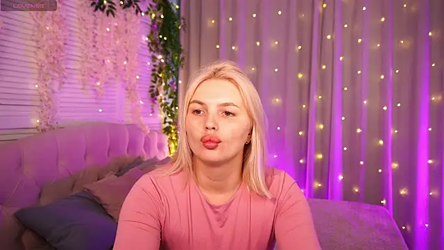 AmeliaWeells online show from May 16, 3:58 am