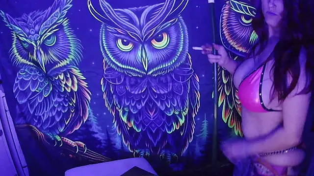 Snapshot of BusyB1983 chatting on March 4, 10:43 am BusyB1983 online show from March 4, 10:43 am