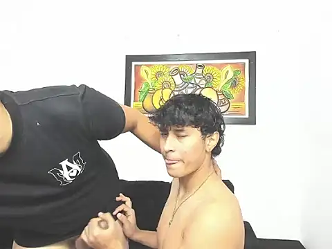 Snapshot of estremehotsex chatting on March 8, 6:17 am estremehotsex online show from March 8, 6:17 am