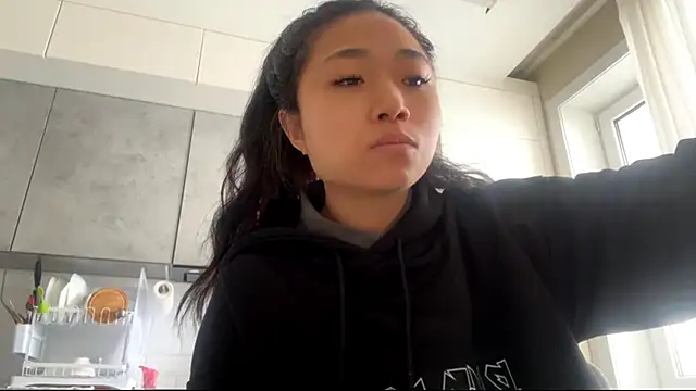 Snapshot of SweetMiaXO chatting on March 12, 2:07 am SweetMiaXO online show from March 12, 2:07 am