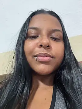 Snapshot of bella_255 chatting on March 21, 12:48 am bella 255 online show from March 21, 12:48 am