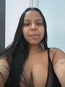 Snapshot of bella_255 chatting on March 28, 6:40 pm bella 255 online show from March 28, 6:40 pm