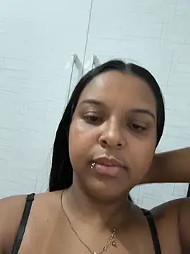 Snapshot of bella_255 chatting on April 7, 1:00 pm bella 255 online show from April 7, 1:00 pm