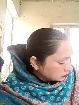 Snapshot of Cute-karisma1234 chatting on February 1, 1:48 am Cute-karisma1234 online show from February 1, 1:48 am