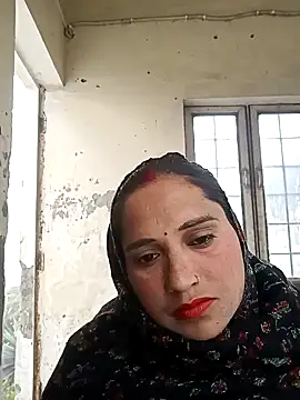 Snapshot of Cute-karisma1234 chatting on February 5, 2:38 am Cute-karisma1234 online show from February 5, 2:38 am