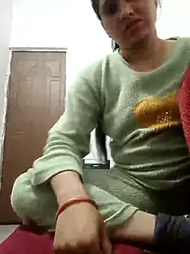 Snapshot of Cute-karisma1234 chatting on February 8, 5:05 pm Cute-karisma1234 online show from February 8, 5:05 pm