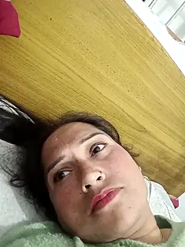 Snapshot of Cute-karisma1234 chatting on February 14, 5:10 pm Cute-karisma1234 online show from February 14, 5:10 pm