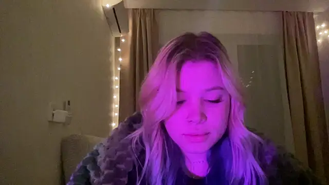 Snapshot of Lulu_Di chatting on March 5, 8:16 pm Lulu Di online show from March 5, 8:16 pm