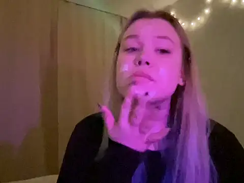 Snapshot of Lulu_Di chatting on March 7, 7:00 pm Lulu Di online show from March 7, 7:00 pm