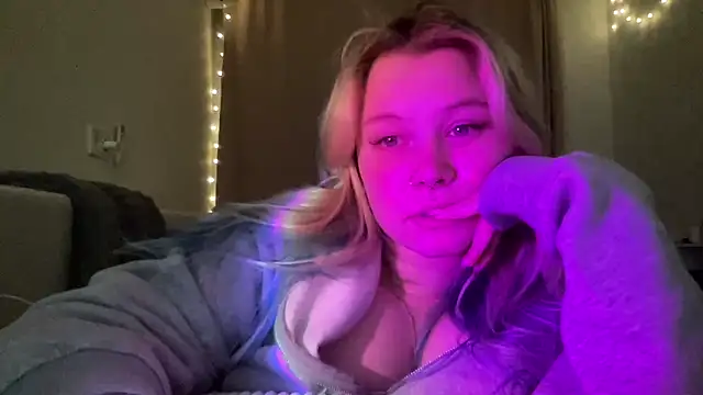 Snapshot of Lulu_Di chatting on March 15, 6:36 pm Lulu Di online show from March 15, 6:36 pm