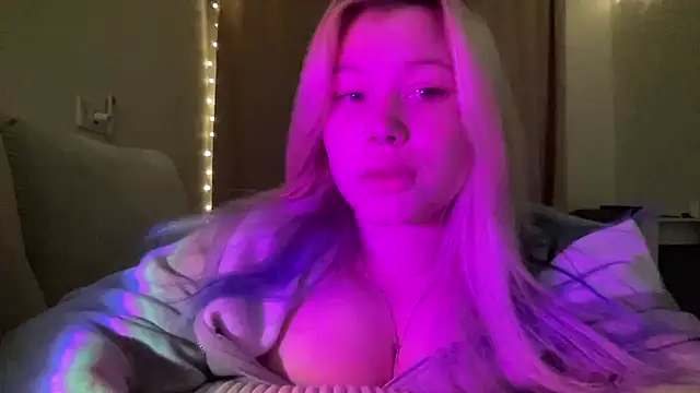 Snapshot of Lulu_Di chatting on March 16, 7:51 pm Lulu Di online show from March 16, 7:51 pm