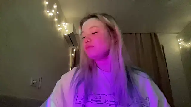 Snapshot of Lulu_Di chatting on March 18, 10:02 pm Lulu Di online show from March 18, 10:02 pm