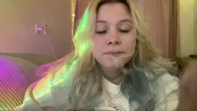 Snapshot of Lulu_Di chatting on March 22, 8:34 pm Lulu Di online show from March 22, 8:34 pm