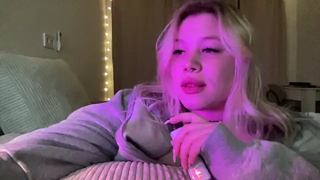 Snapshot of Lulu_Di chatting on March 25, 7:20 pm Lulu Di online show from March 25, 7:20 pm
