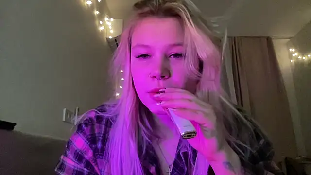 Snapshot of Lulu_Di chatting on March 29, 7:03 pm Lulu Di online show from March 29, 7:03 pm