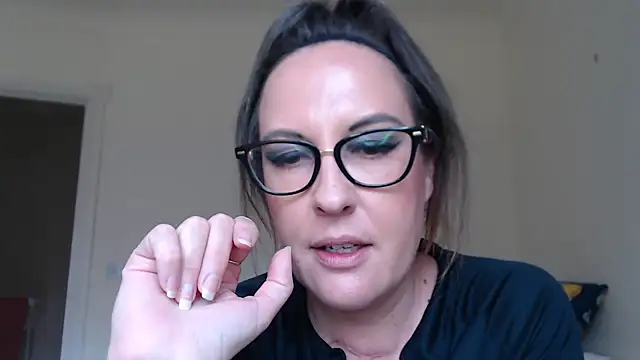 Snapshot of PsychicDominatrix chatting on June 22, 12:57 pm PsychicDominatrix online show from June 22, 12:57 pm