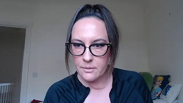 Snapshot of PsychicDominatrix chatting on July 3, 9:05 am PsychicDominatrix online show from July 3, 9:05 am