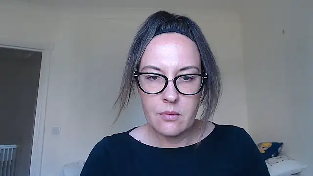 Snapshot of PsychicDominatrix chatting on July 9, 10:41 am PsychicDominatrix online show from July 9, 10:41 am