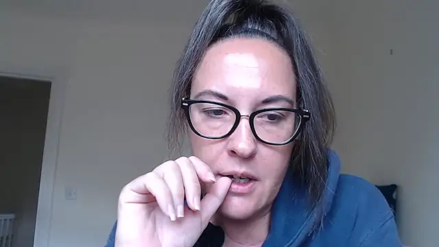 Snapshot of PsychicDominatrix chatting on July 26, 1:40 pm PsychicDominatrix online show from July 26, 1:40 pm