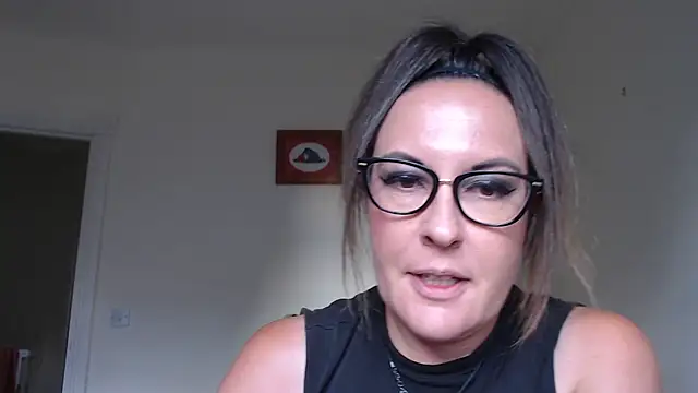 Snapshot of PsychicDominatrix chatting on August 7, 6:43 pm PsychicDominatrix online show from August 7, 6:43 pm