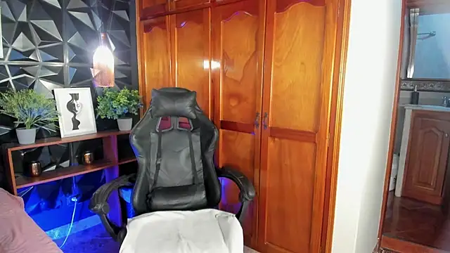 liia marin online show from April 1, 2:34 am