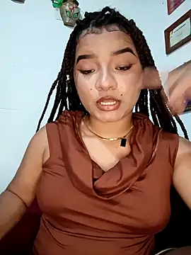 tina tinitaa online show from February 4, 3:45 am