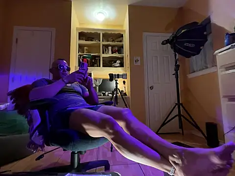 daddydonkey84 online show from June 16, 2:58 am