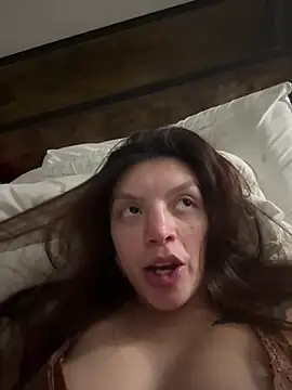 Snapshot of Mandygonewild chatting on February 6, 7:45 am Mandygonewild online show from February 6, 7:45 am