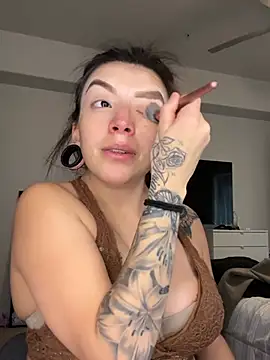 Snapshot of Mandygonewild chatting on February 19, 6:59 pm Mandygonewild online show from February 19, 6:59 pm