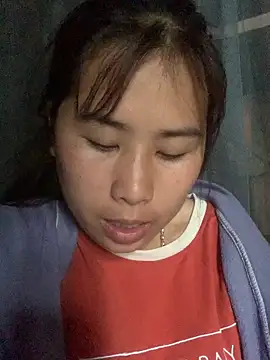 patry33 online show from May 12, 1:58 am