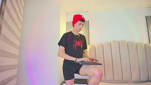 lian cameron online show from March 31, 3:52 am