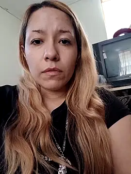lunaruiz12 online show from February 2, 5:44 pm