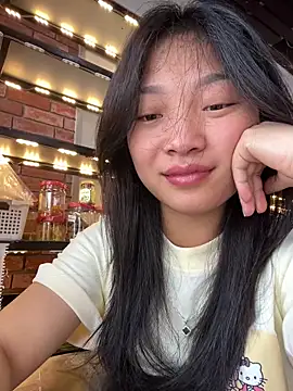 Lyn-be99 online show from May 7, 4:29 am