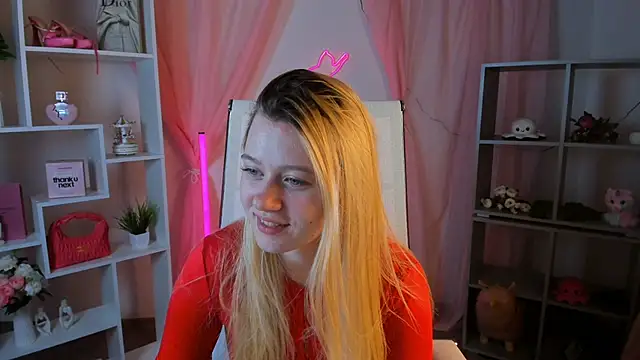 Snapshot of CelestineMauriac chatting on May 16, 6:17 pm CelestineMauriac online show from May 16, 6:17 pm