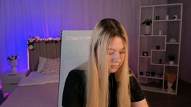 Snapshot of CelestineMauriac chatting on May 24, 8:25 pm CelestineMauriac online show from May 24, 8:25 pm