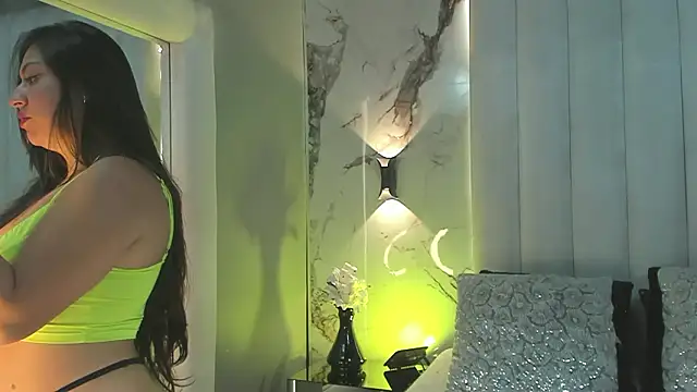 ZaraKnox online show from February 3, 9:42 pm