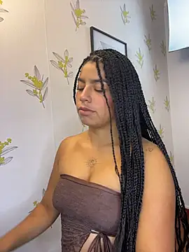 Laia white online show from May 4, 11:28 am