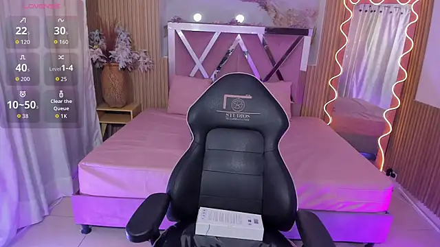 JENNA TAY1 online show from June 23, 7:01 pm