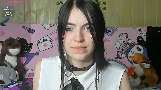 Snapshot of reze_daisies chatting on April 6, 7:59 pm reze daisies online show from April 6, 7:59 pm