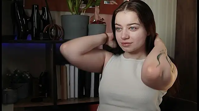 Snapshot of just_dakota_ chatting on February 25, 7:07 am just dakota online show from February 25, 7:07 am