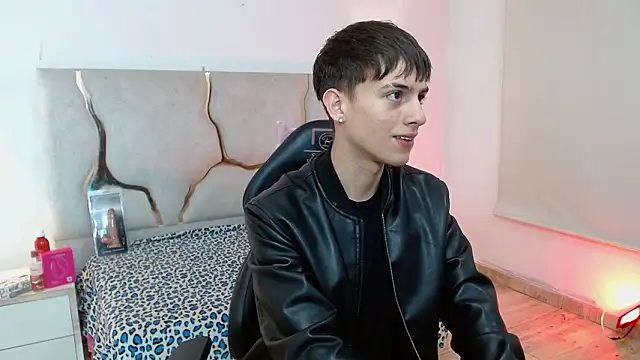 EVAN TAY online show from February 24, 3:04 am