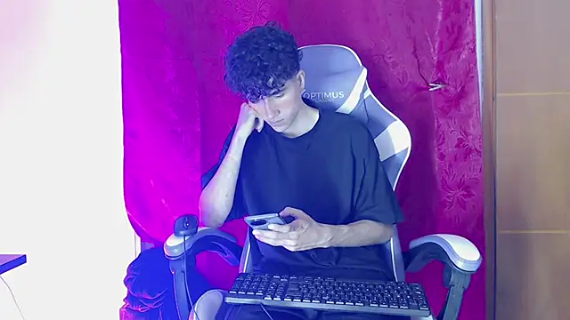 Johnny cagee  online show from February 18, 1:12 am